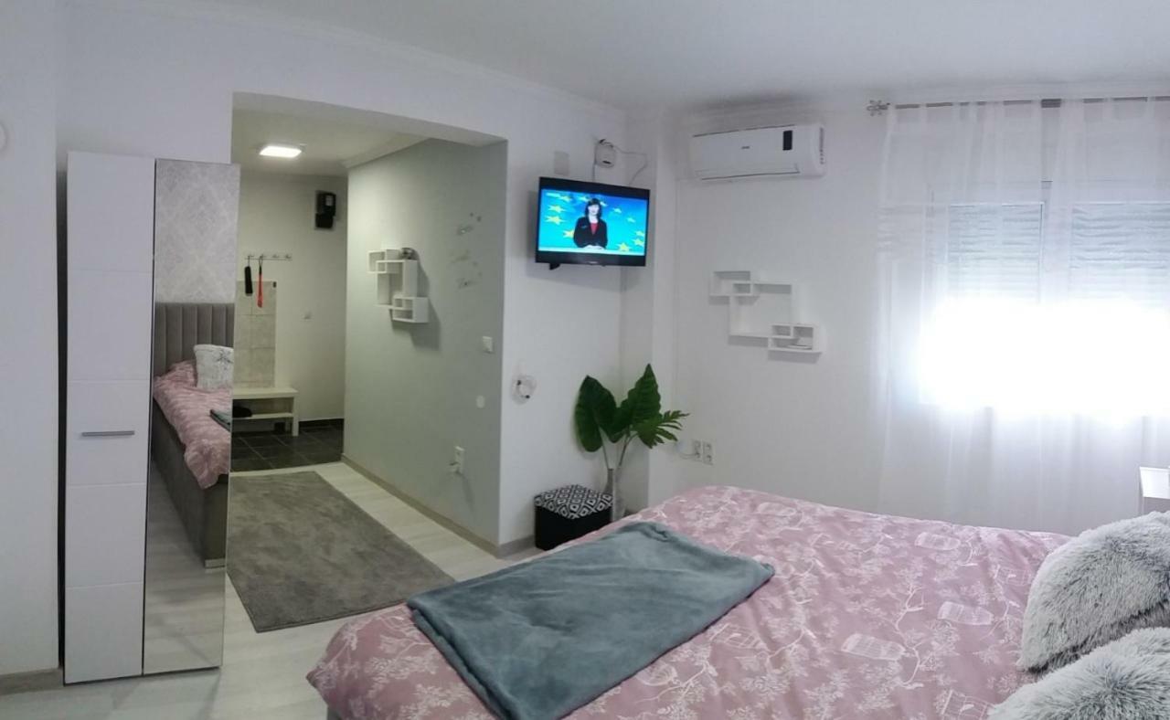 Studio Ajdy Apartment Mostar Bagian luar foto